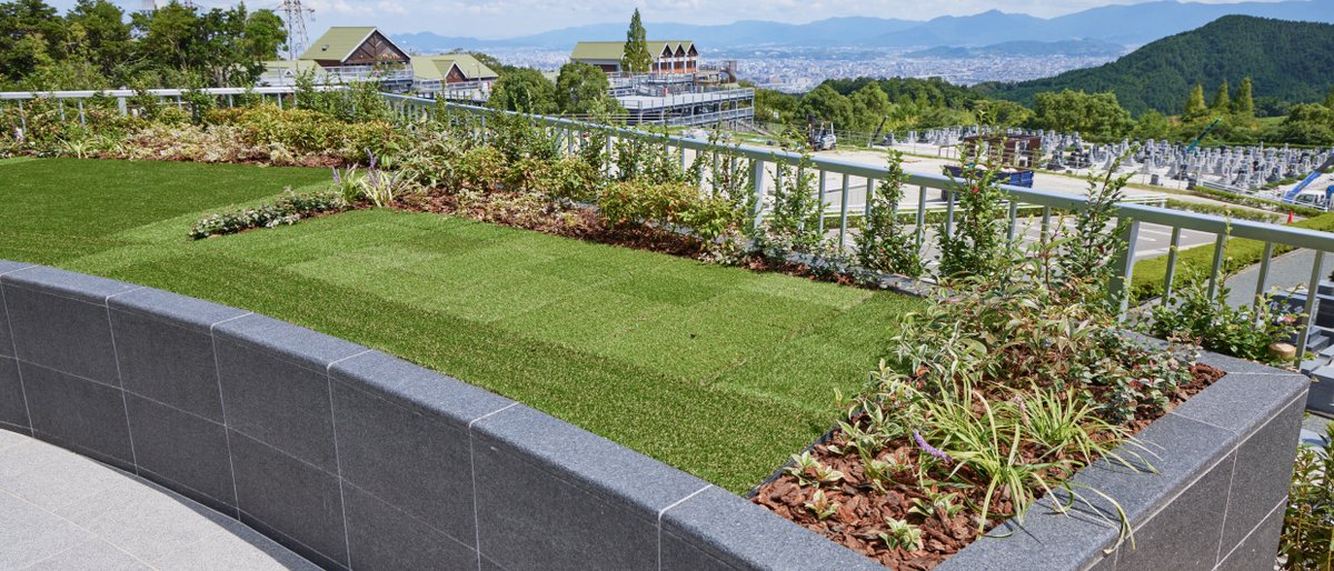 風の丘 特別区画の芝生と植栽